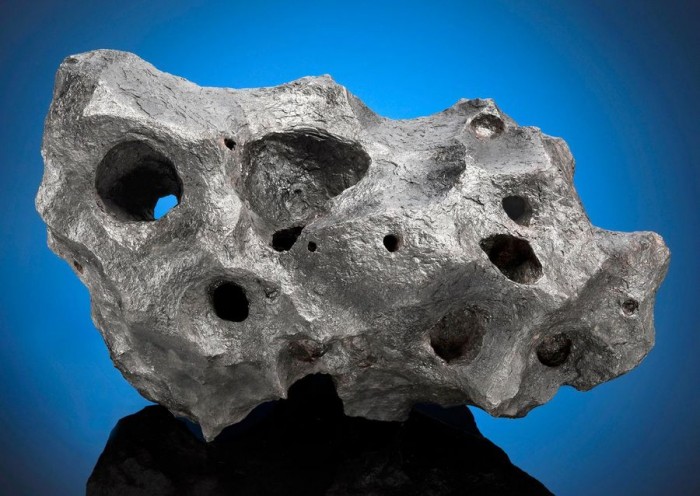 陨石是什么？科学家利用坠落的流星探索宇宙奥秘