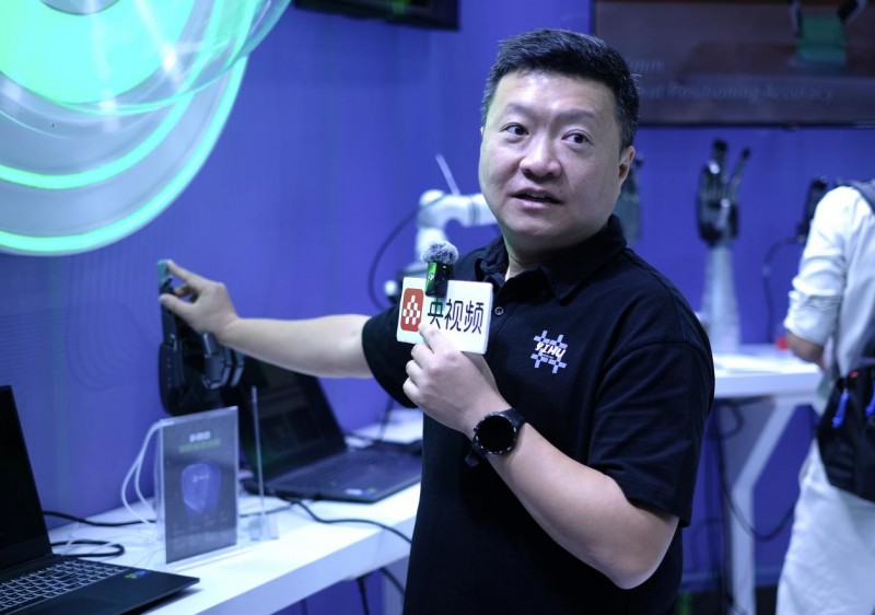 触觉增强世界模型引关注,一目科技IROS首秀定义机器人感知新维度 触觉增强世界模型引关注,一目科技IROS首秀定义机器人感知新维度