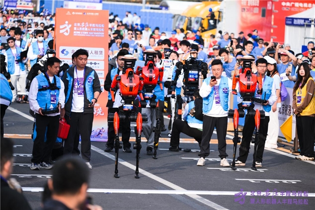 智领世界，联通未来！中国联通5G-A全方位护航人形机器人世界顶级赛事 擘画人机共生新时代