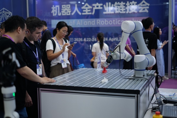 触觉感知成机器人“灵巧”新基建，一目科技推动柔性制造范式变革